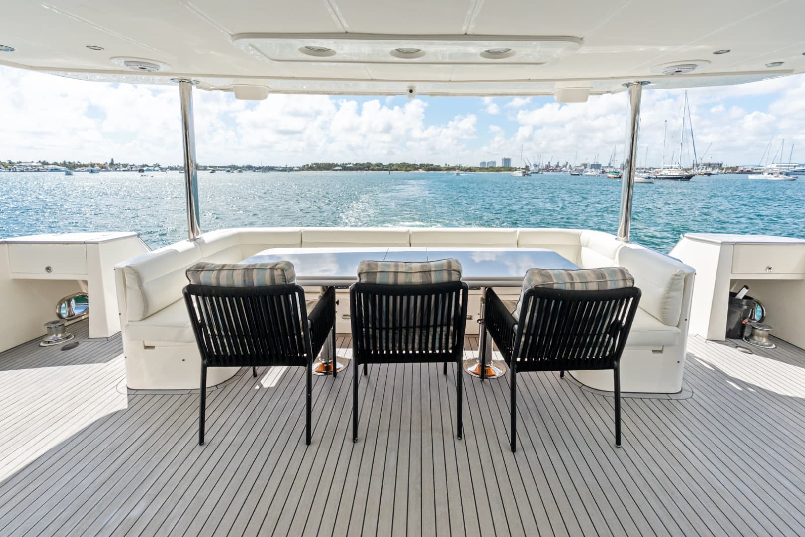 2005 Johnson 87' Motor Yacht