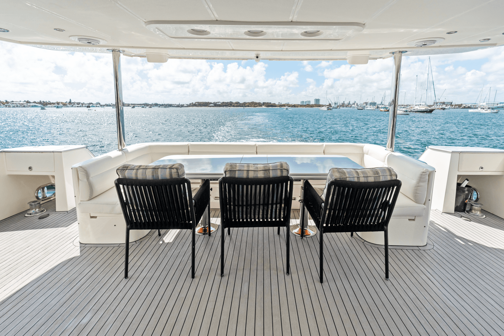 2005 Johnson 87' Motor Yacht