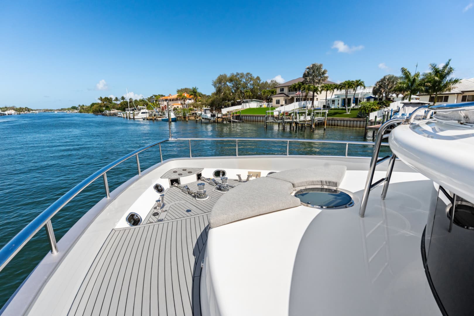 2005 Johnson 87' Motor Yacht