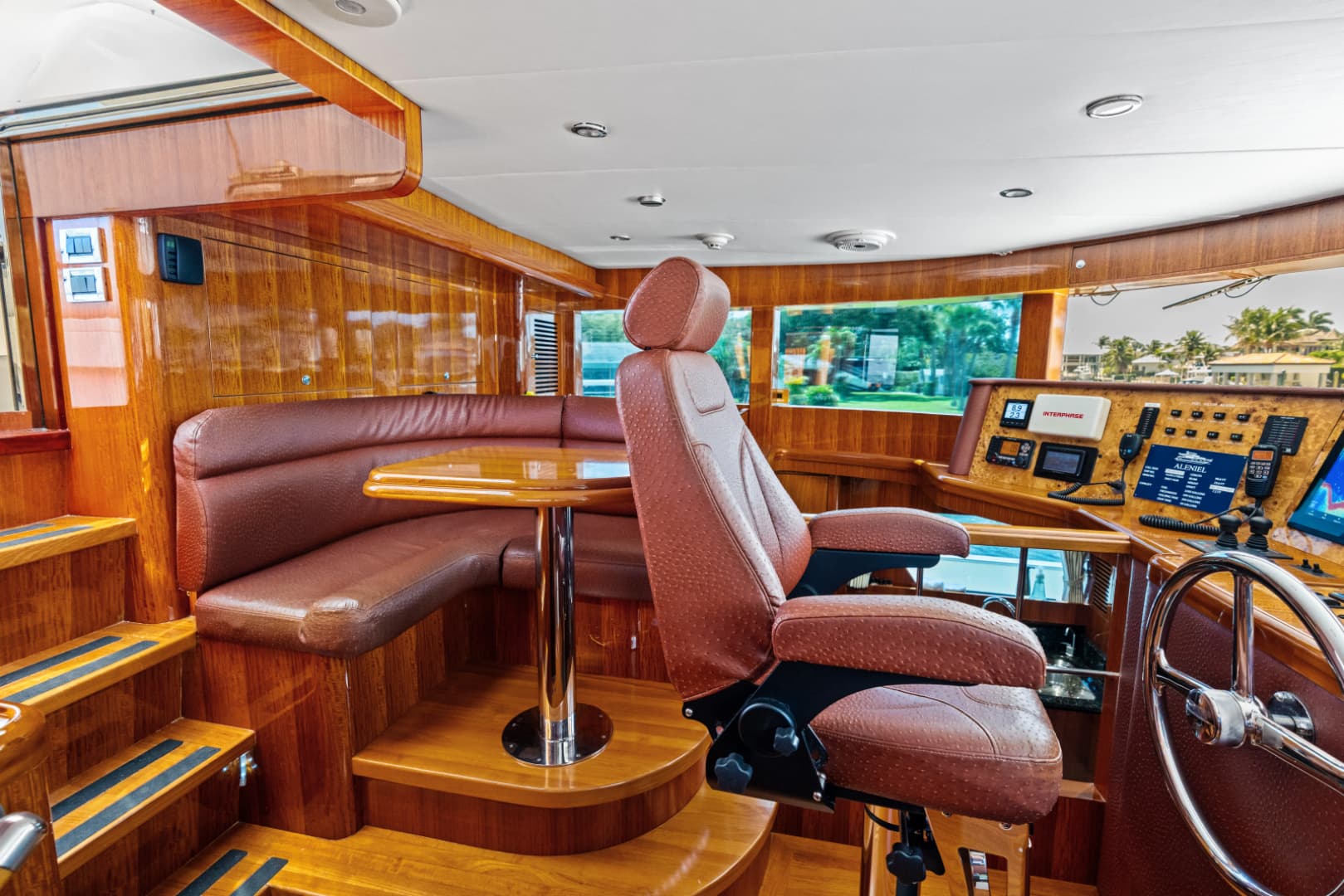 2005 Johnson 87' Motor Yacht
