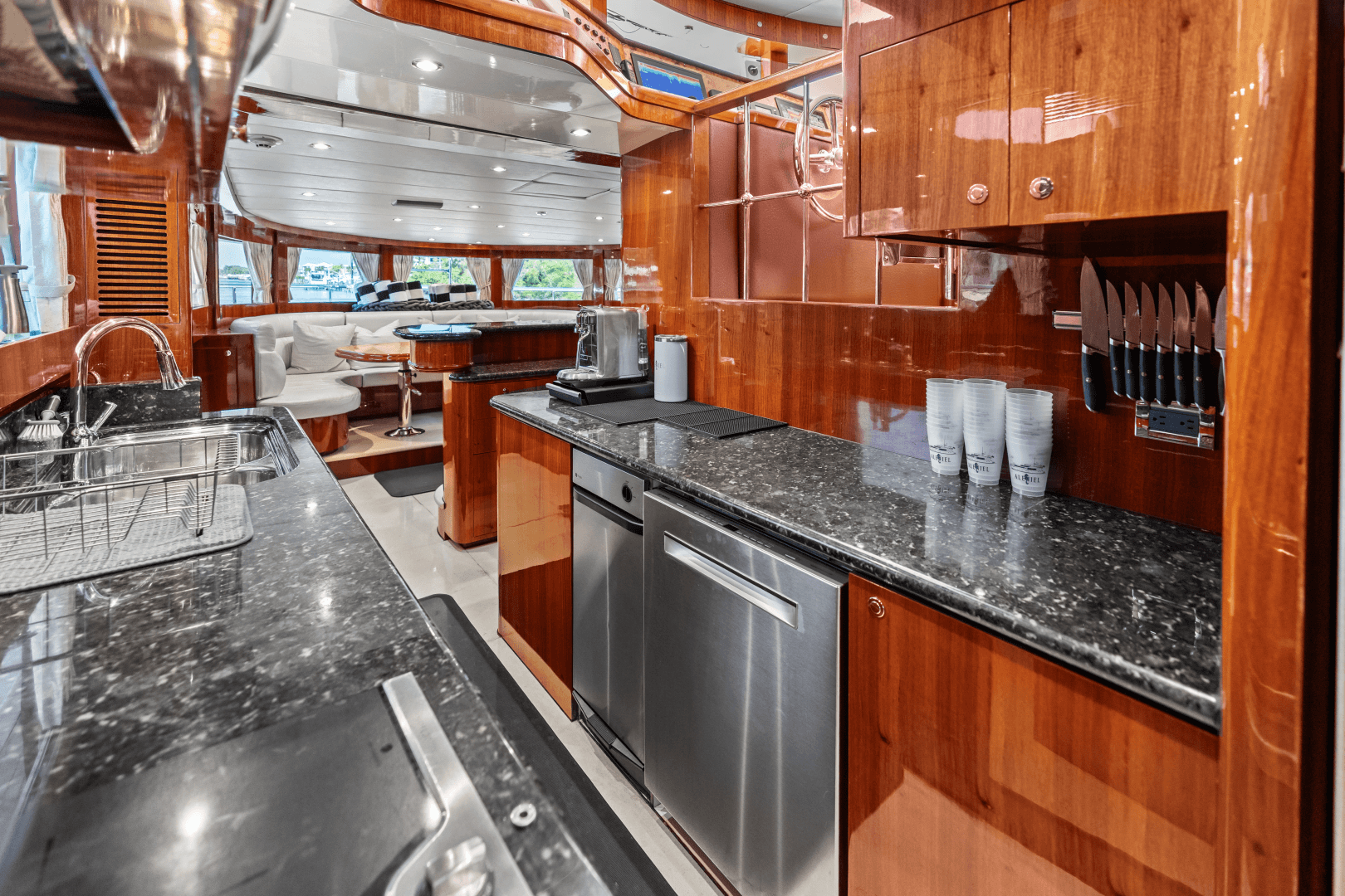 2005 Johnson 87' Motor Yacht