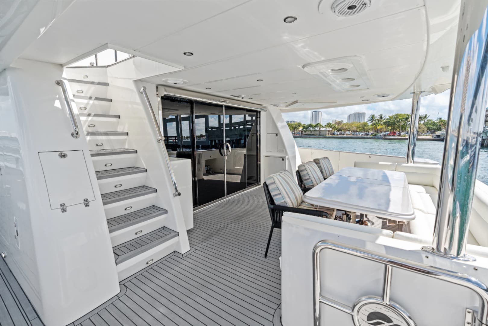 2005 Johnson 87' Motor Yacht