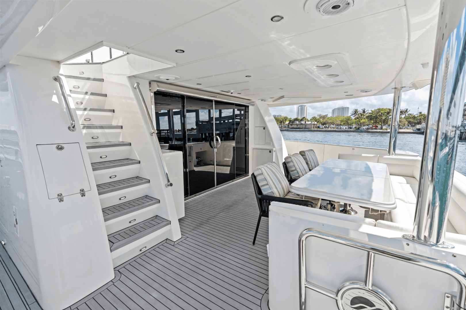 2005 Johnson 87' Motor Yacht