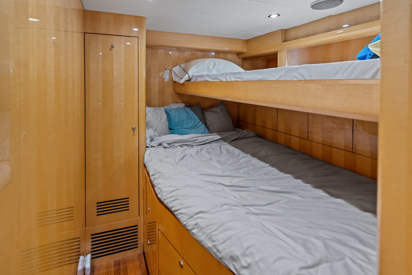 2005 Johnson 87' Motor Yacht