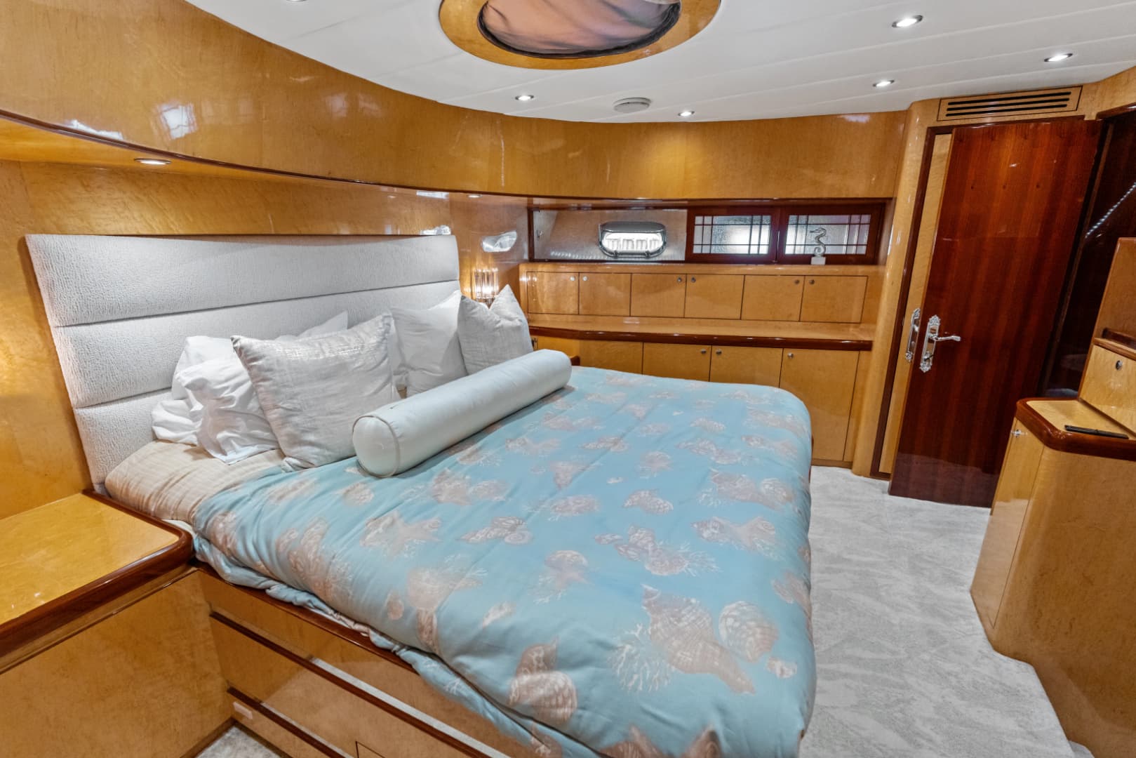 2005 Johnson 87' Motor Yacht