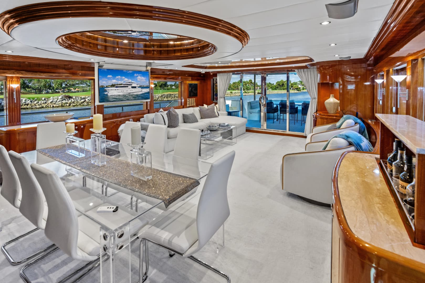 2005 Johnson 87' Motor Yacht