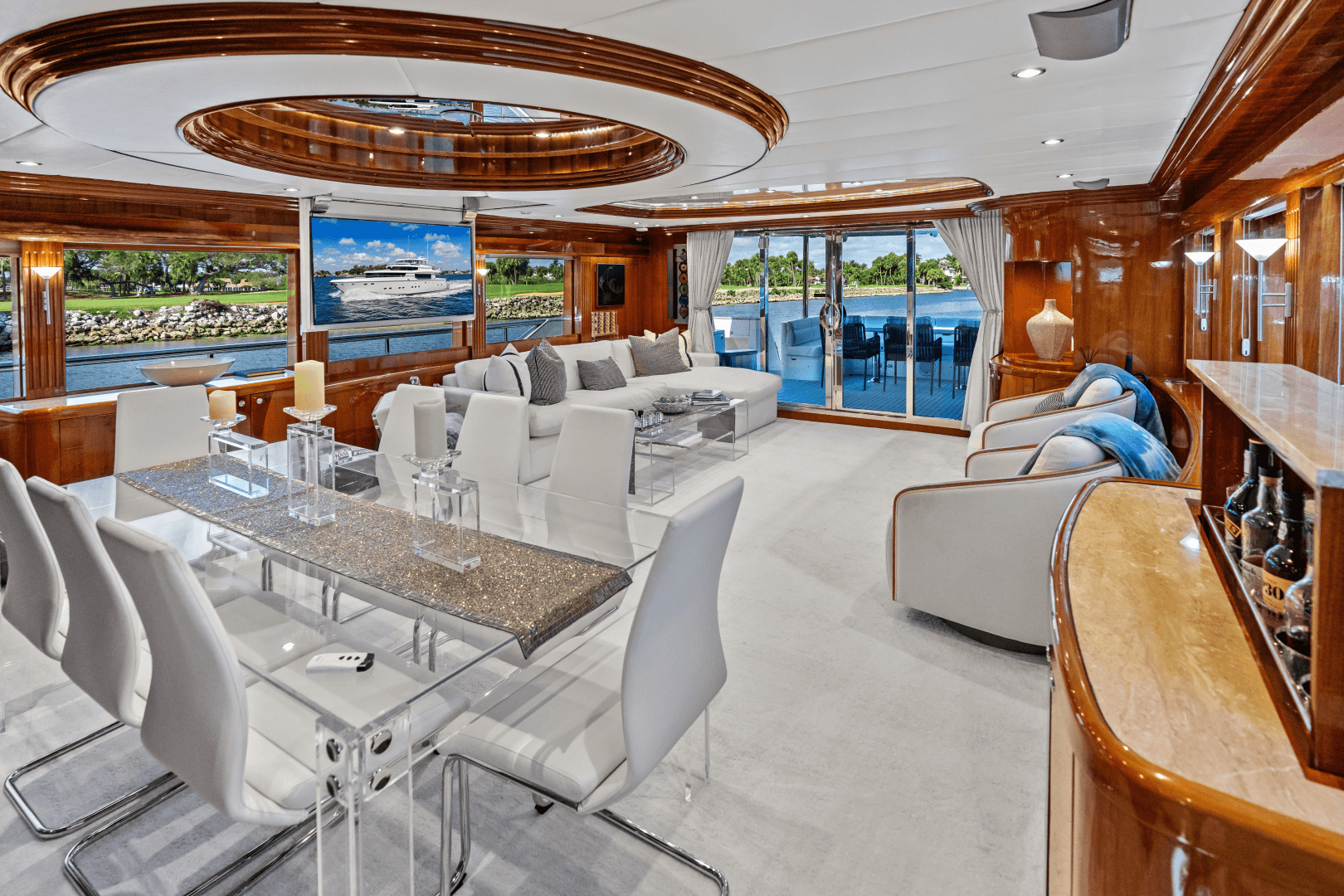 2005 Johnson 87' Motor Yacht