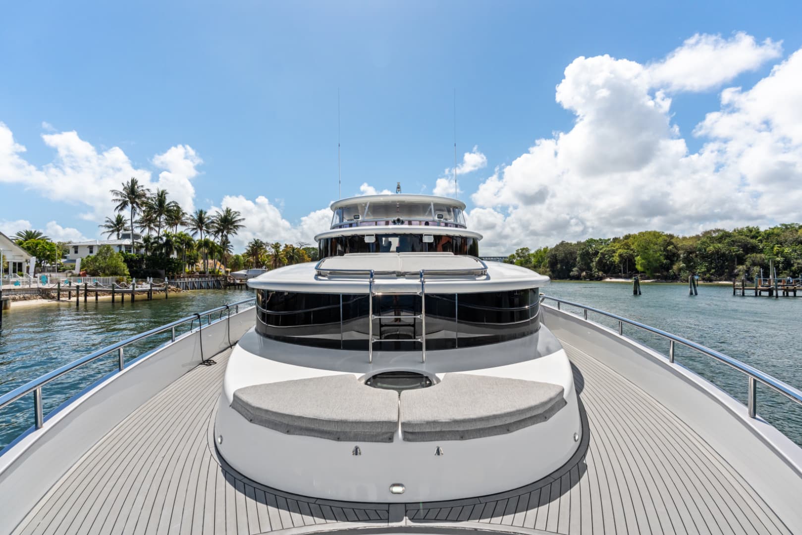 2005 Johnson 87' Motor Yacht