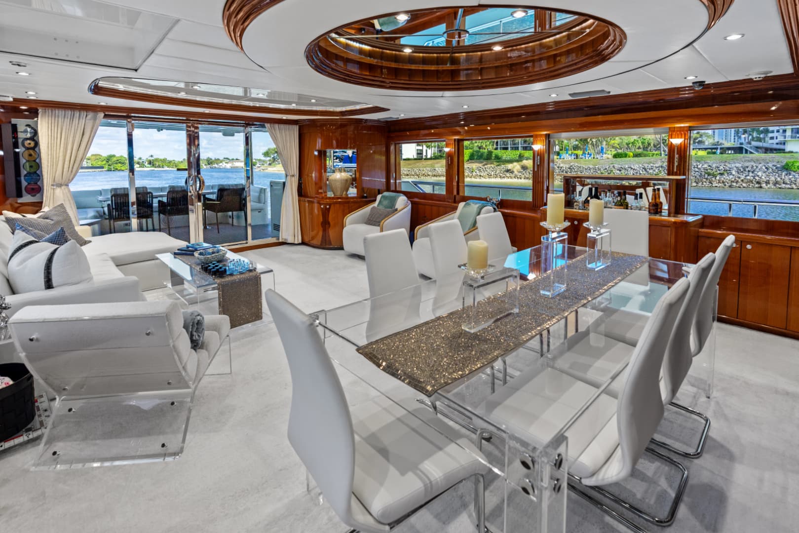2005 Johnson 87' Motor Yacht