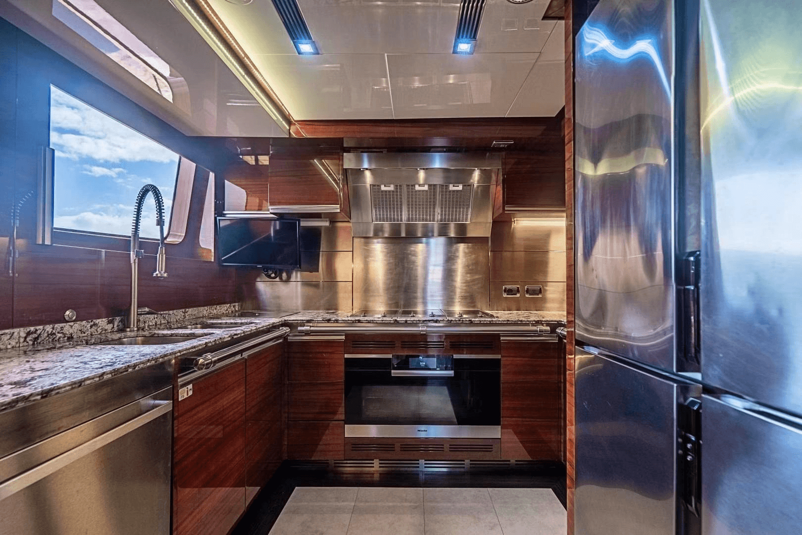 2011 Benetti Classic 121
