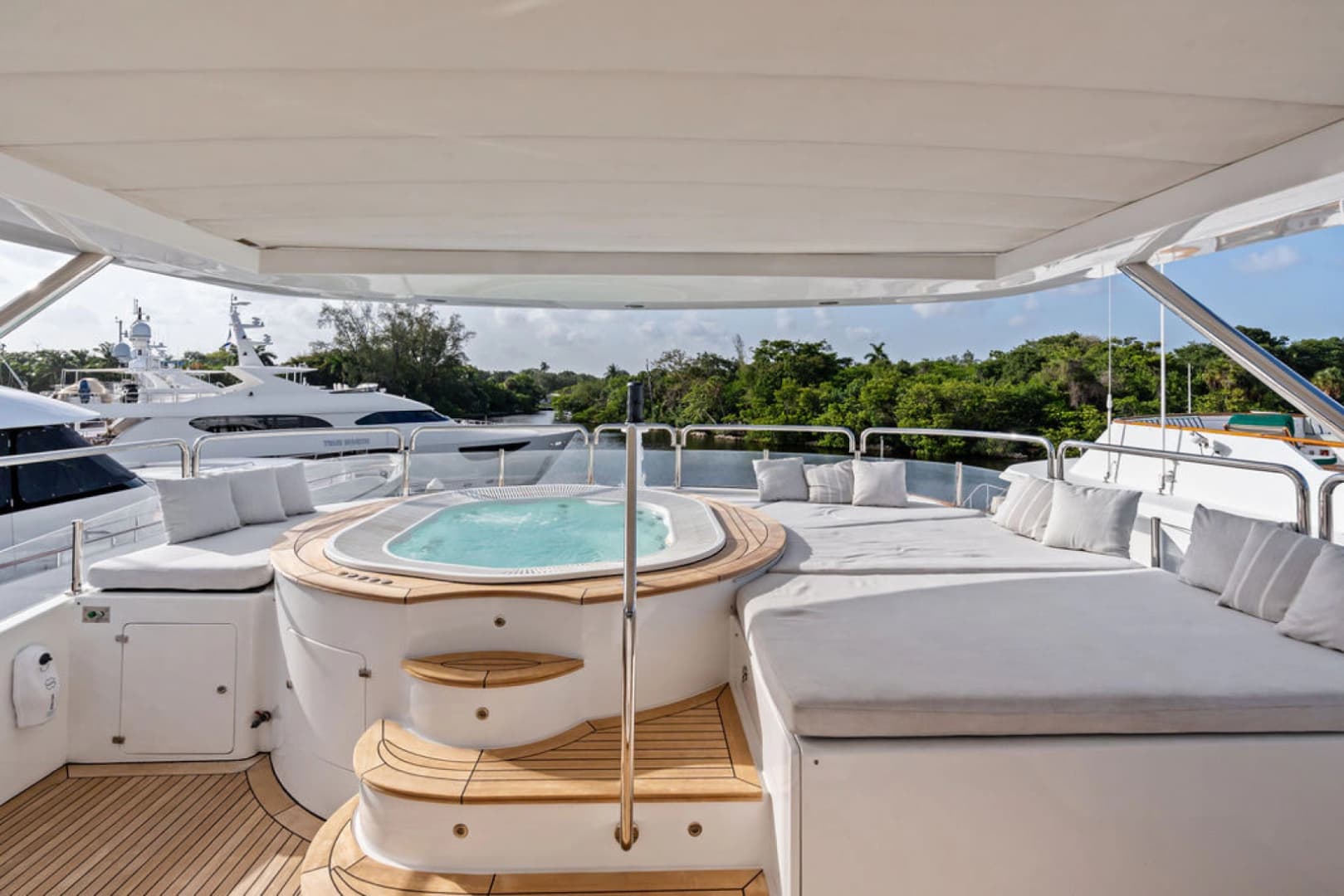 2011 Benetti Classic 121