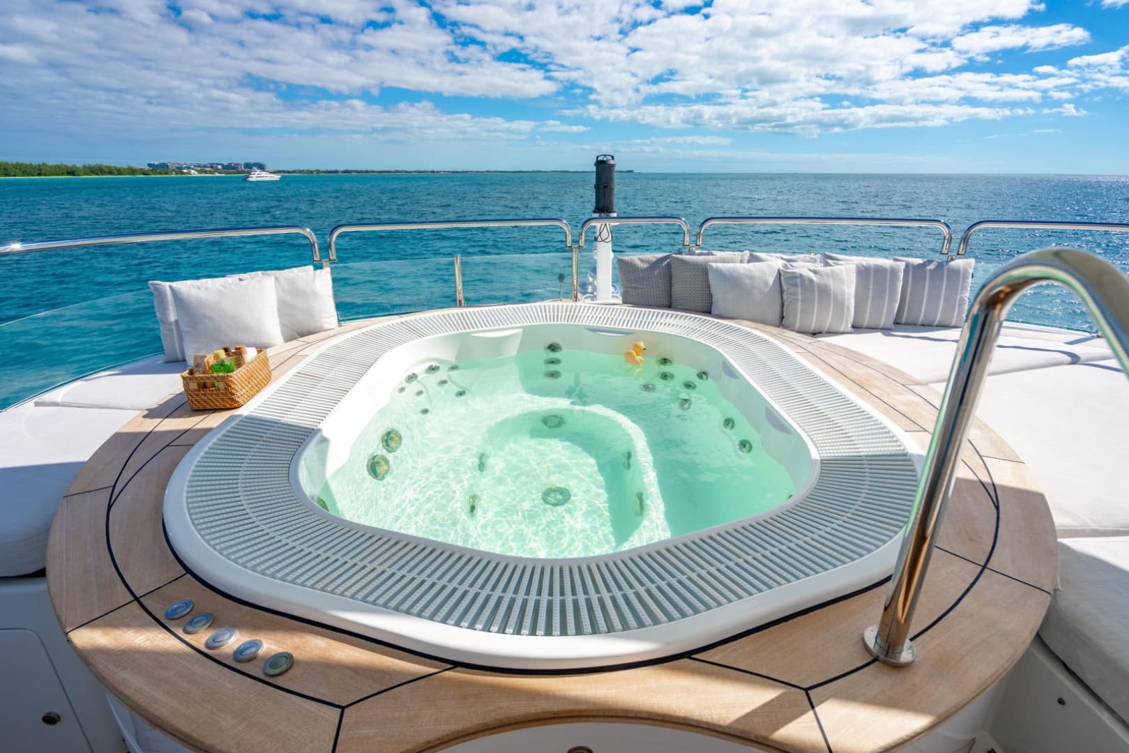 2011 Benetti Classic 121