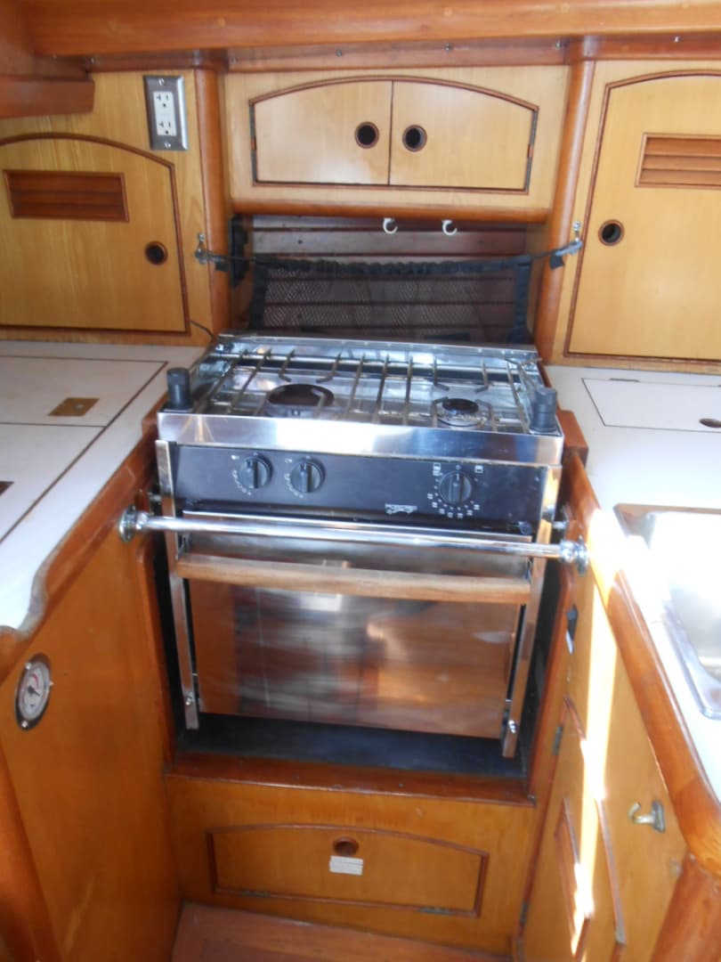 1983 Little Harbor 38