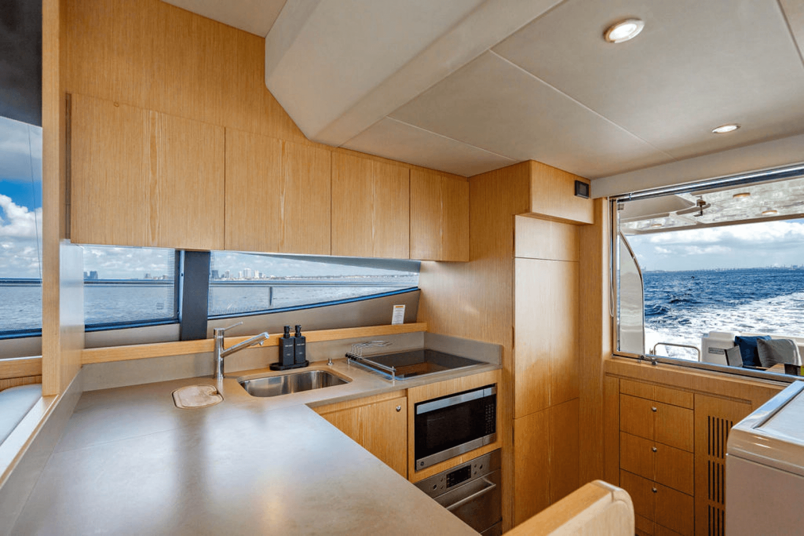 2012 Ferretti Yachts 62 FLY