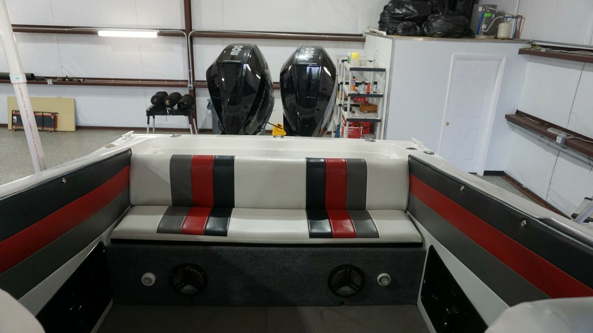 1998 32 Active Thunder 32 CC Ms. Rita Aft Seat (2)