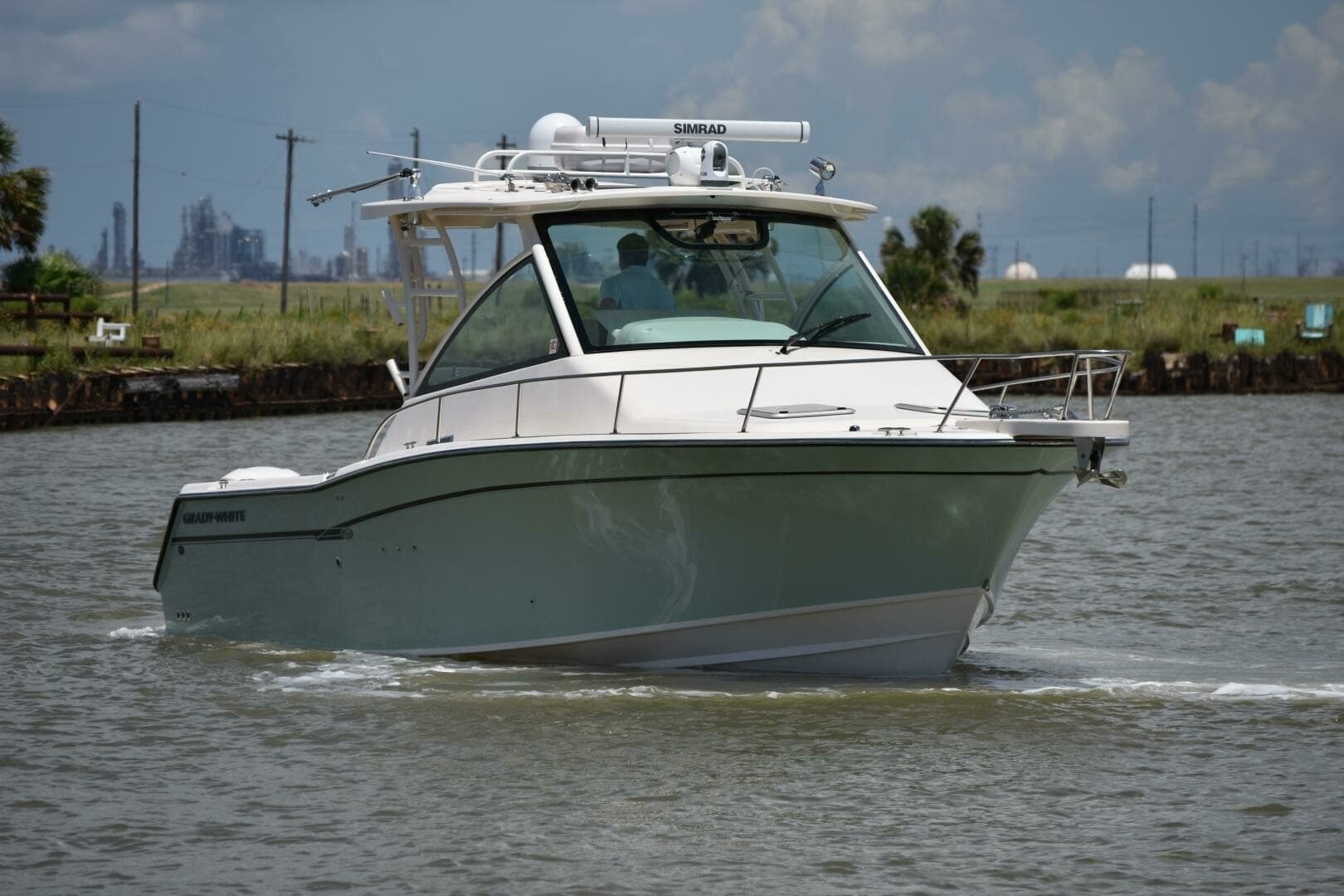 2016 Grady-White 330 Express 
