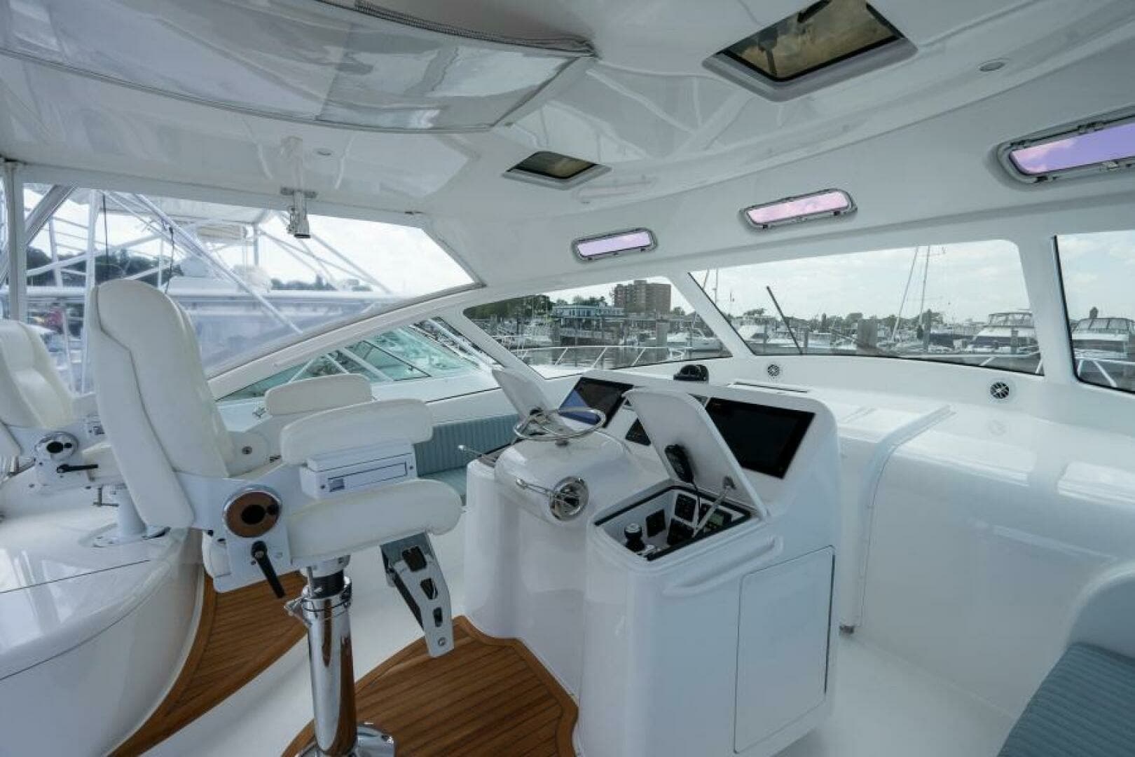 Viking 42 - Drop'Em - Helm