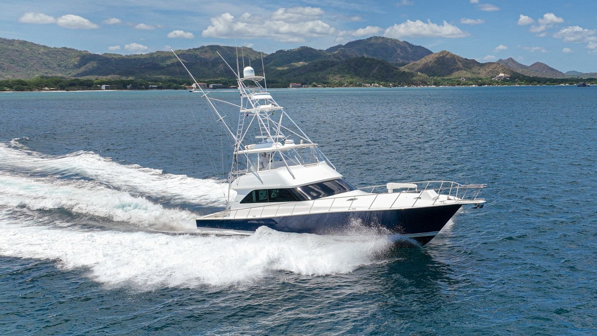 Viking 61 Convertible in Motion