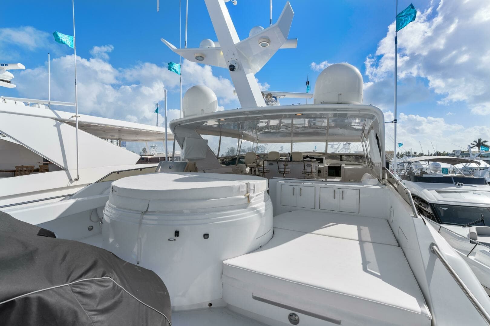 Hatteras 100 MAGIC - Flybridge