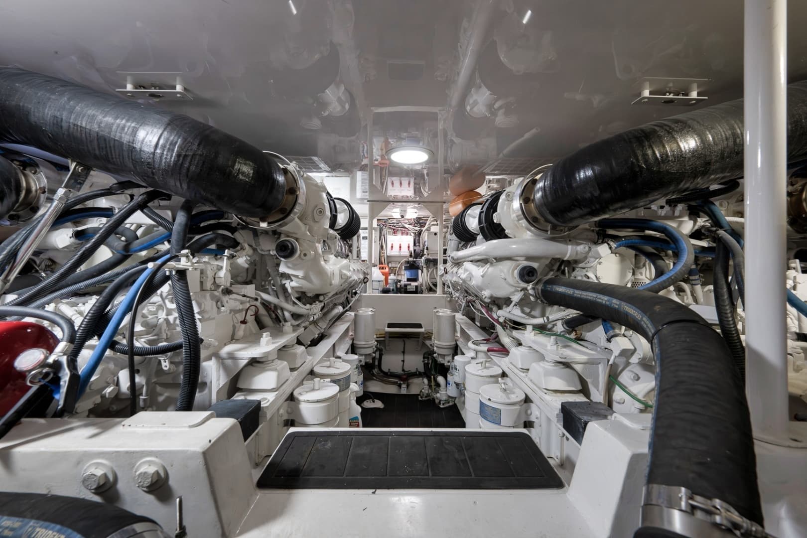 Viking 52 - THE HURRICANE - Engine Room