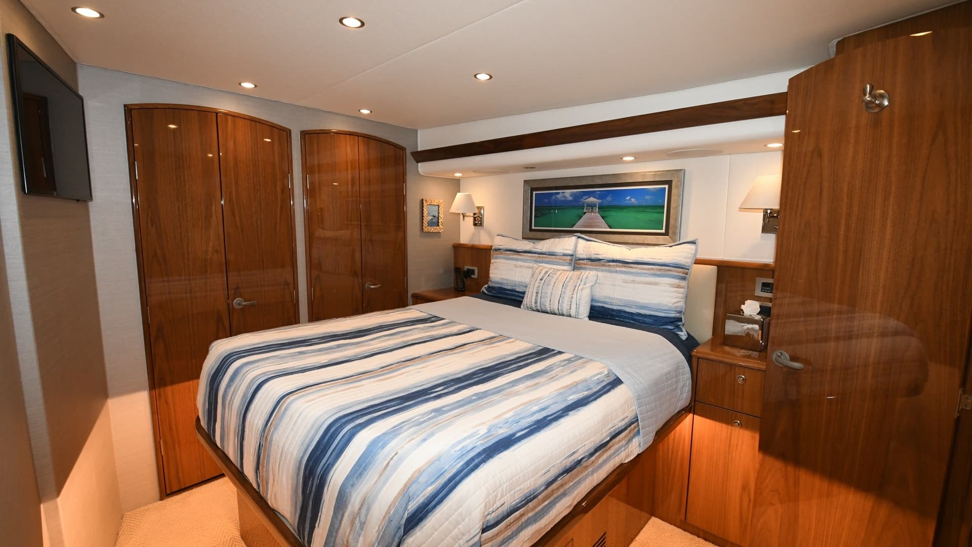 Master Stateroom with Queen Bed