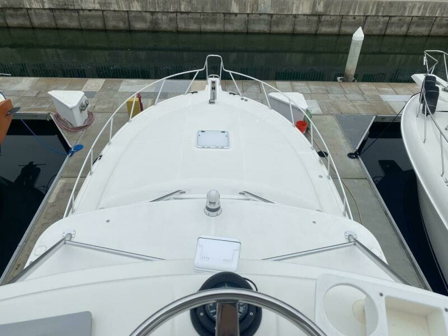 2006 Cabo 40 Express - BUZZ CATCHER