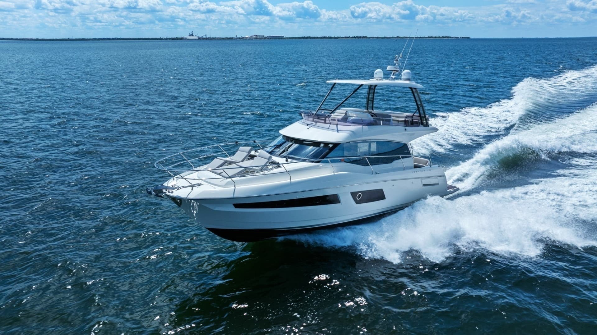 2020 Prestige 460 Flybridge
