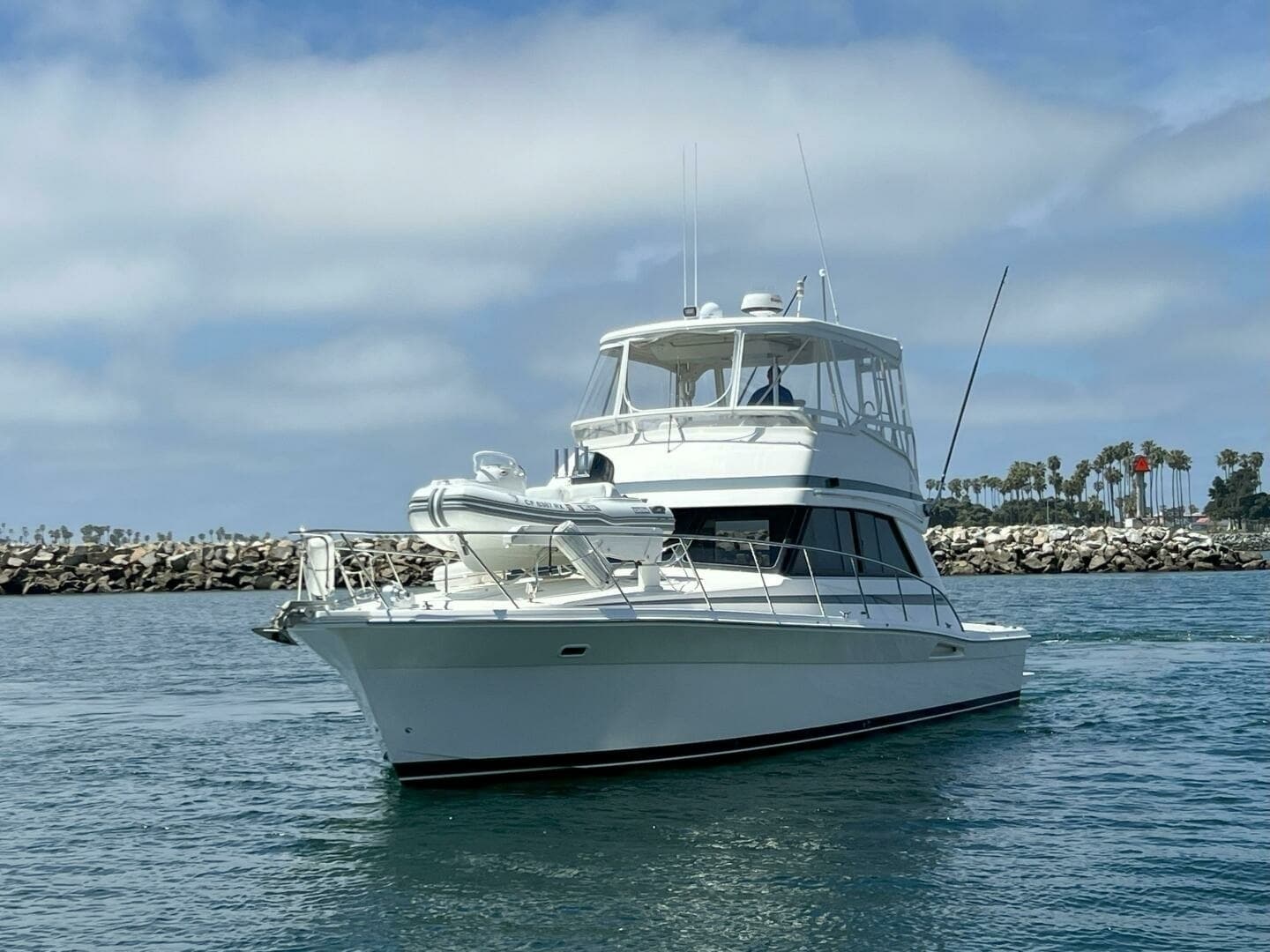 Exterior Bow and Flybridge View