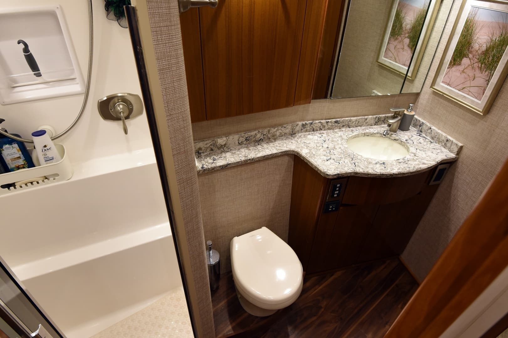 2016 Viking 55 Convertible TAG Team Master Stateroom Head