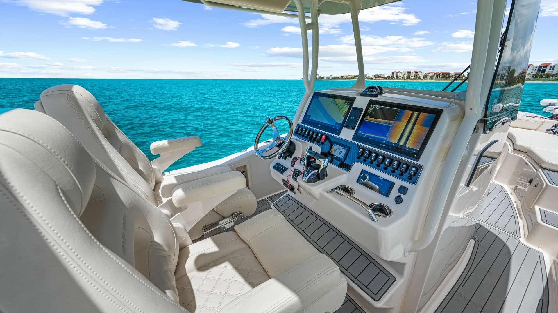 2024 Grady-White 281 CE Helm Station with Dual Displays