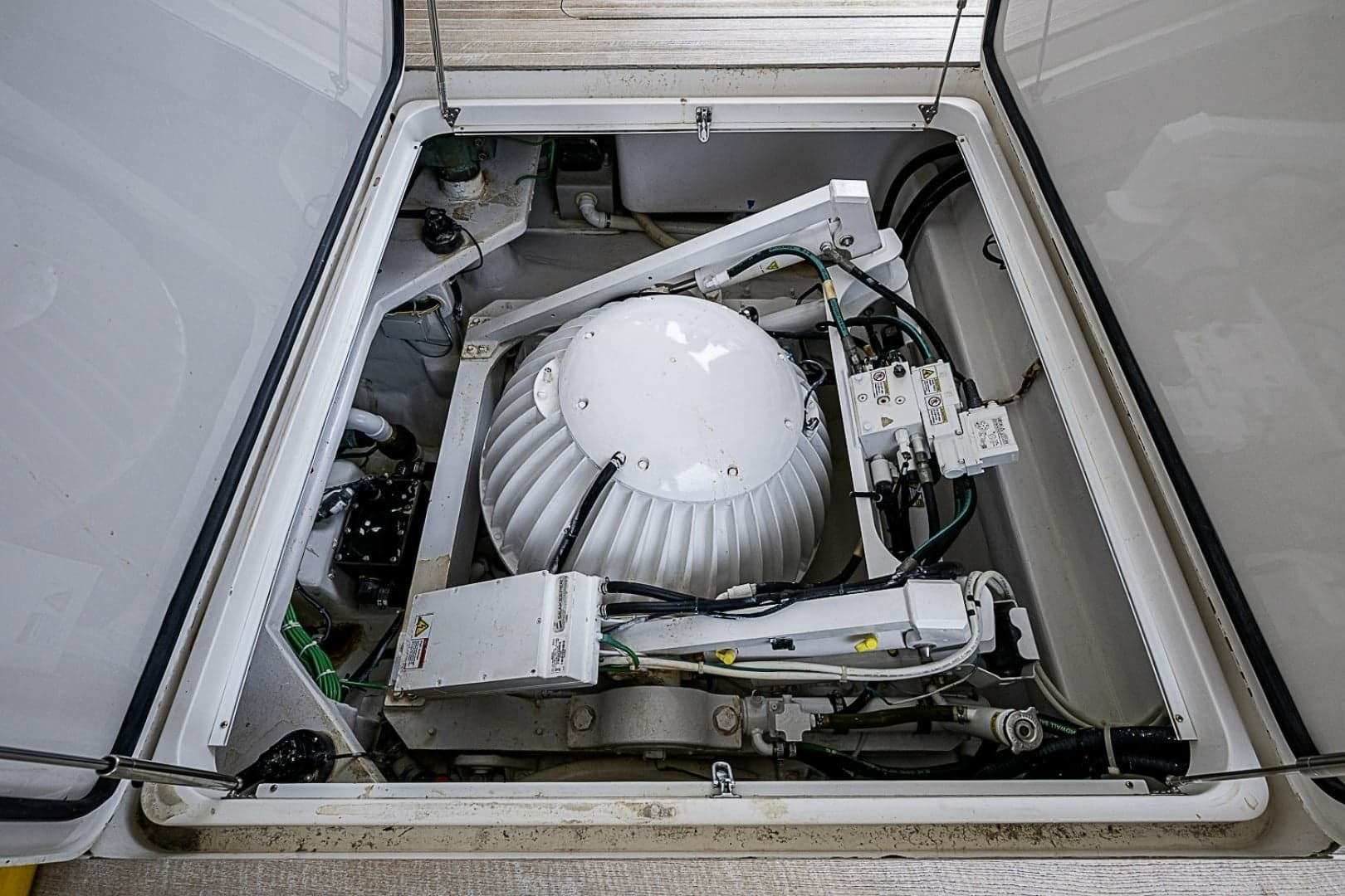 2011 Viking 76 Enclosed Bridge