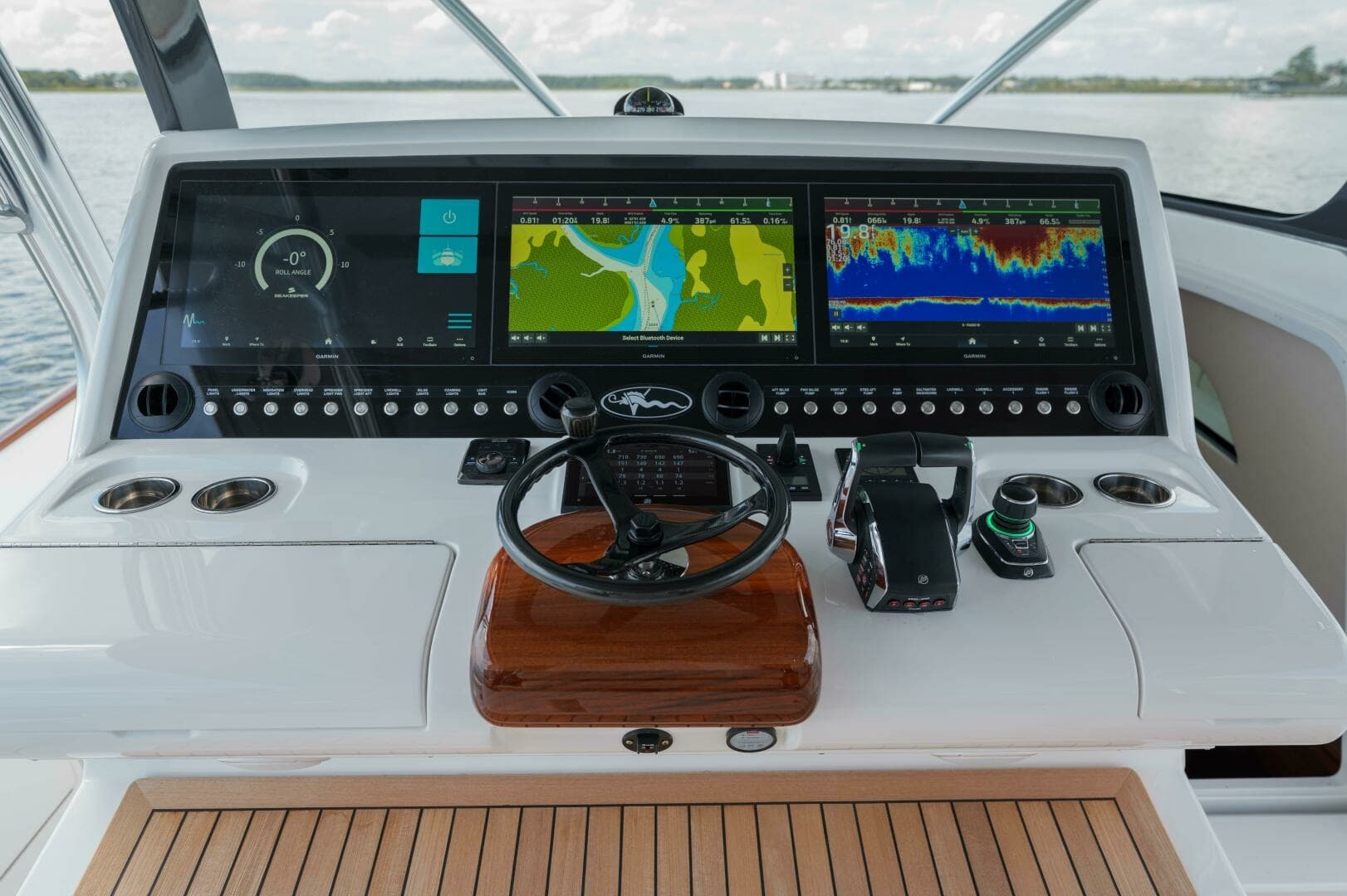Valhalla 55 - Lucky 24 IV - Helm Station Electronics