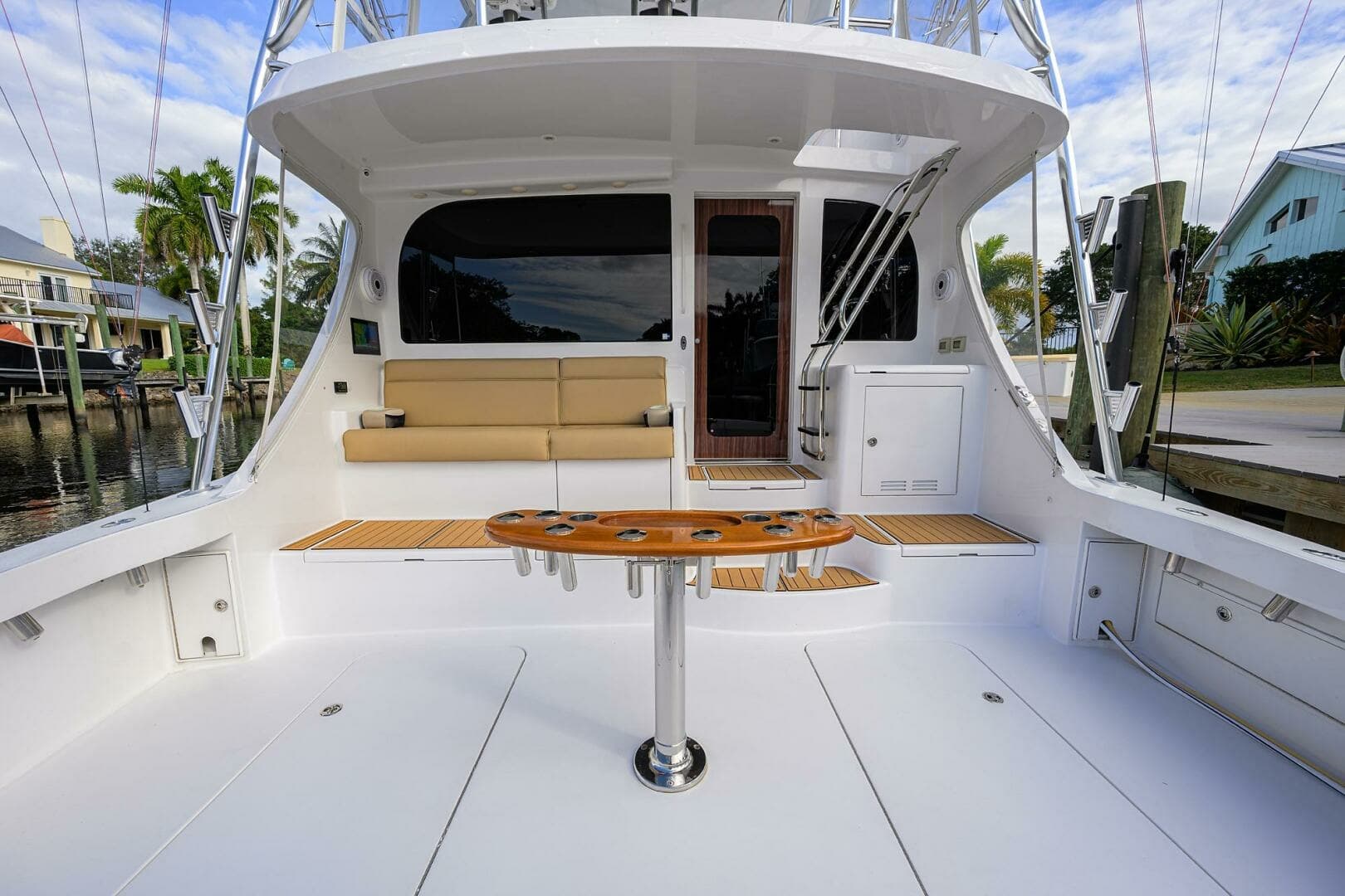 Hatteras 63 Reelin N Dealin - Exterior Cockpit
