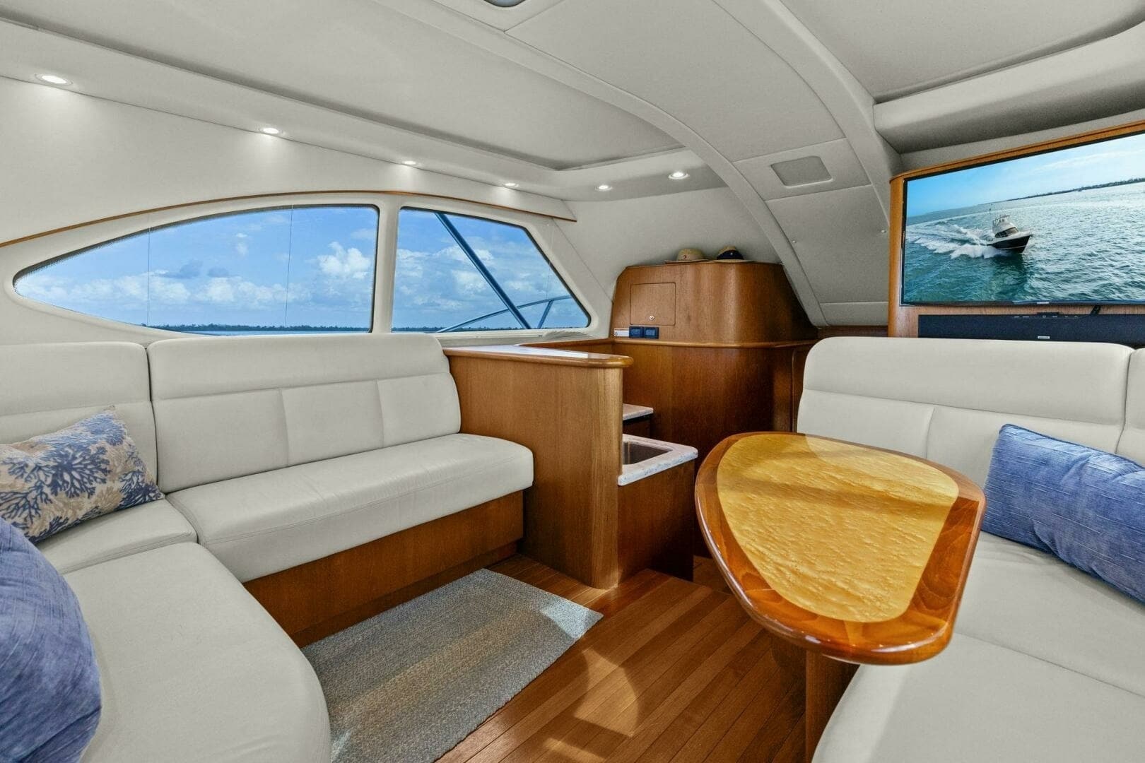 2013 Tiara Yachts 3900 Convertible