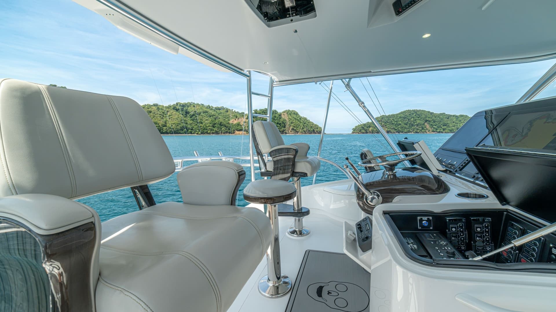 Flybridge Helm Station