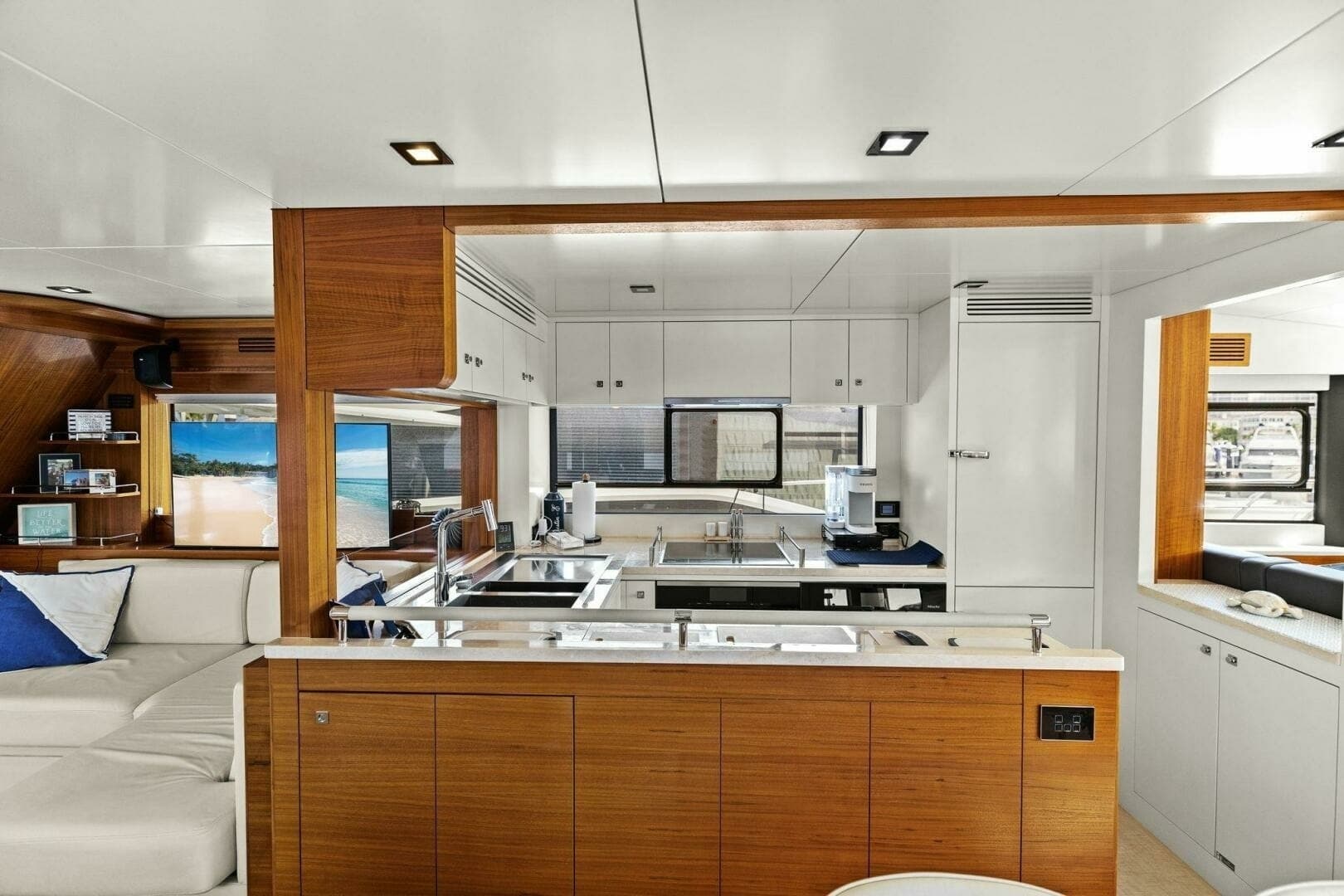 2021 Sirena 64- DESTIN-E- Galley 