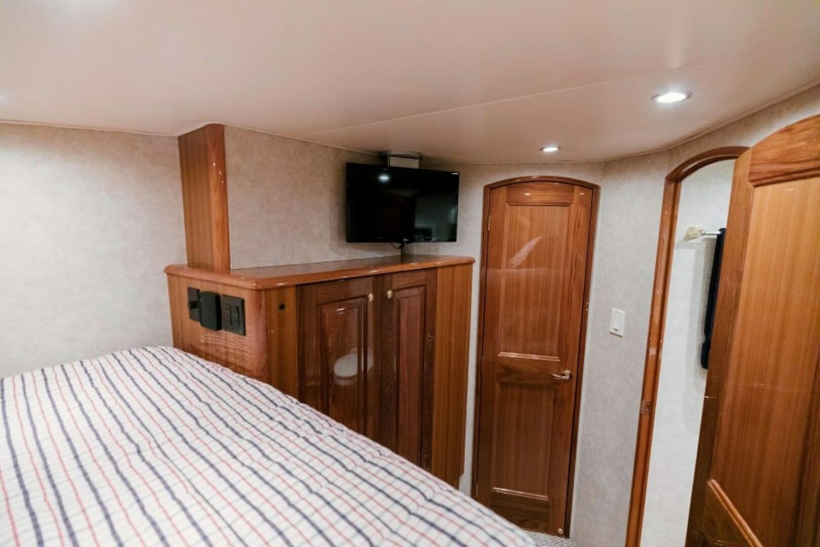 2006 Viking 74 Enclosed Bridge "Kickback"