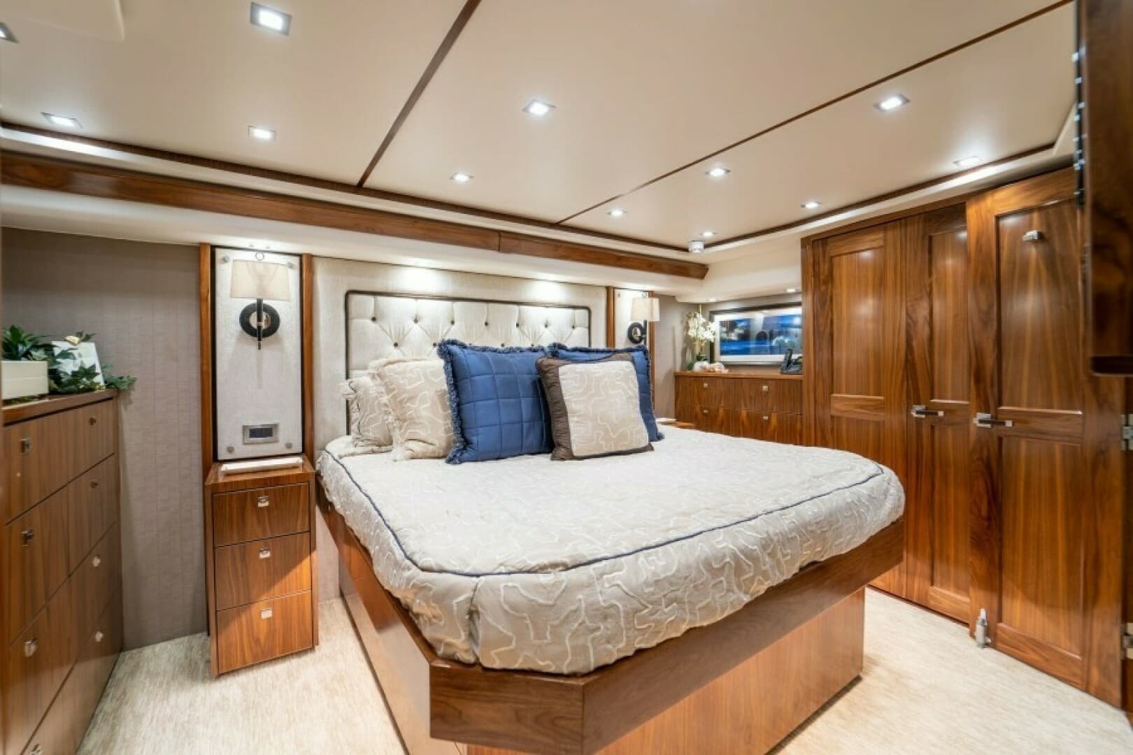 2018 Viking 72 Convertible - Wrapped Up