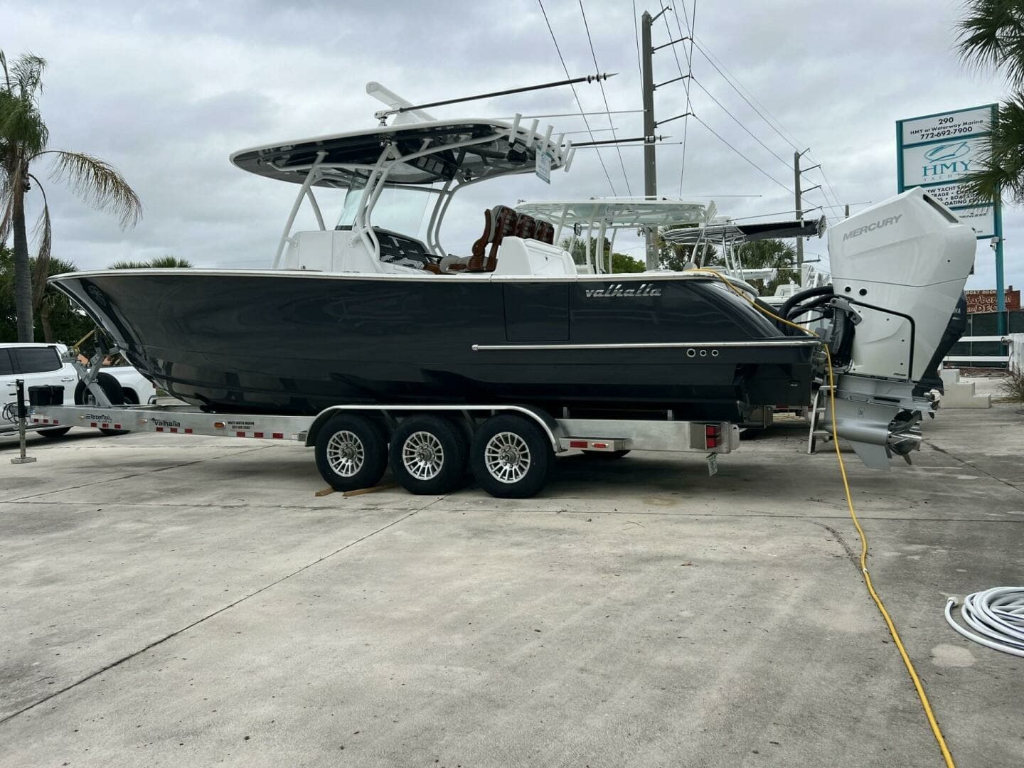 Valhalla 33 JUST ONE MORE - Exterior