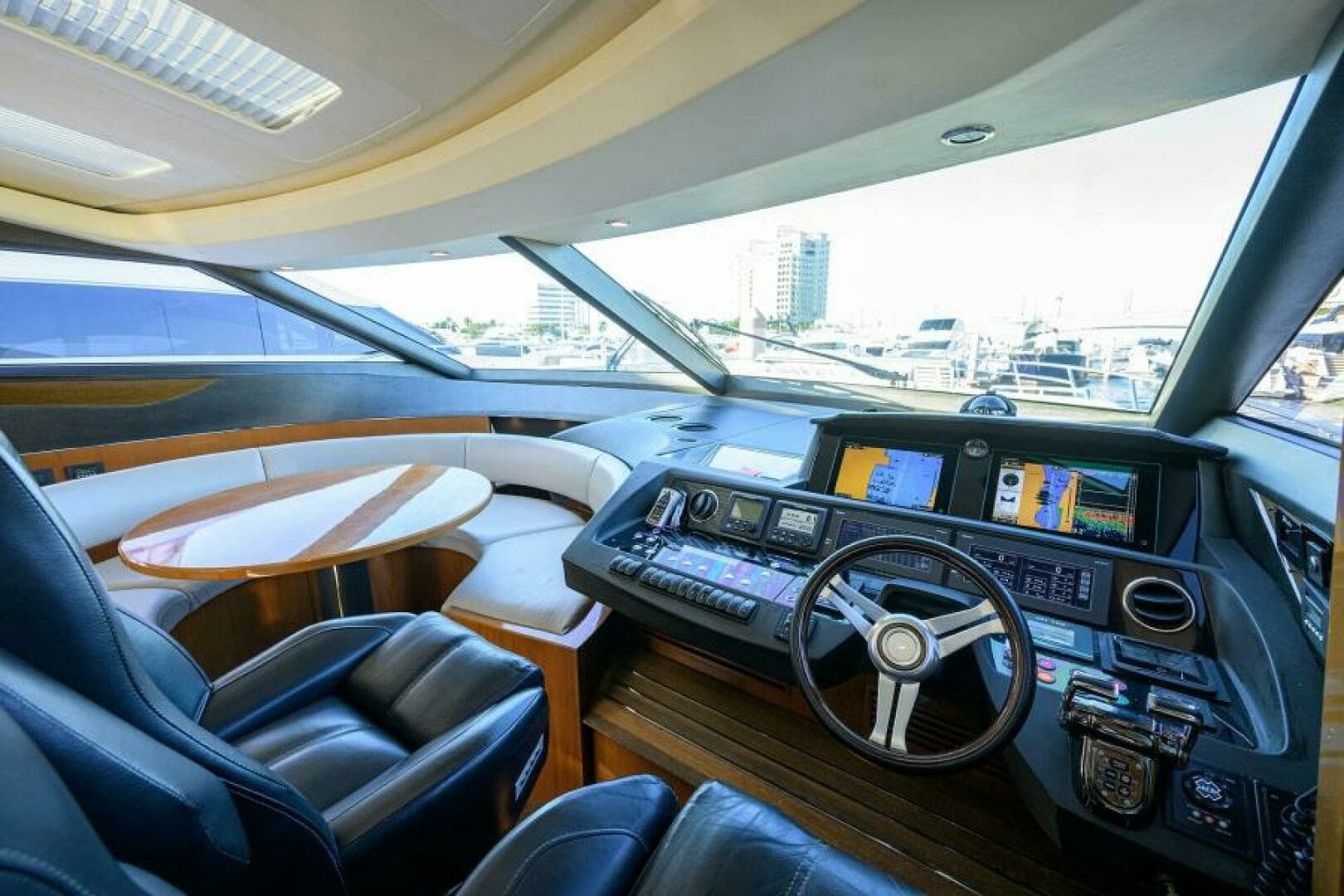 Princess 72 Joint Credit II - Interior Helm