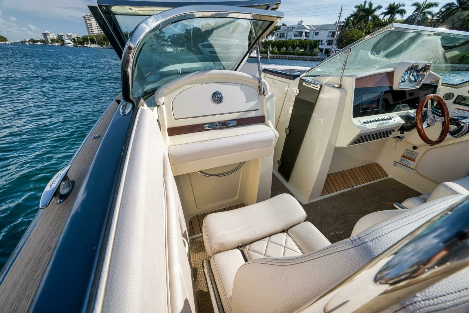 Chris-Craft 34 - 2LW - Seating