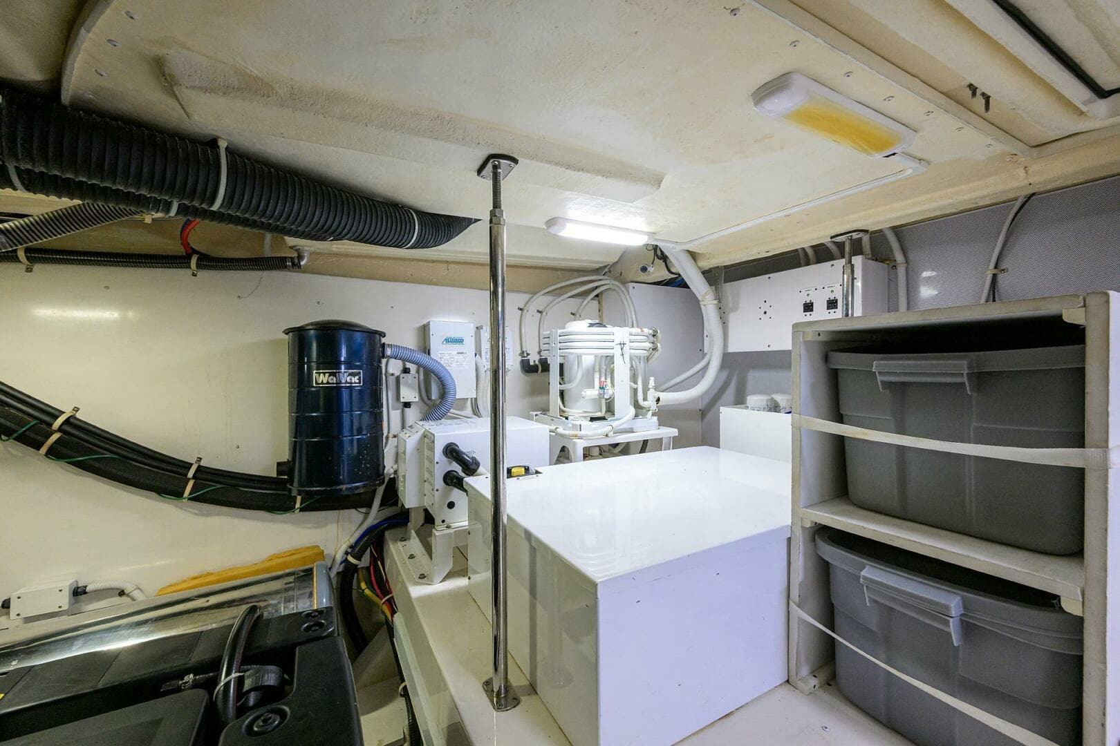 Marquis 66 ANDIAMO - Engine Room