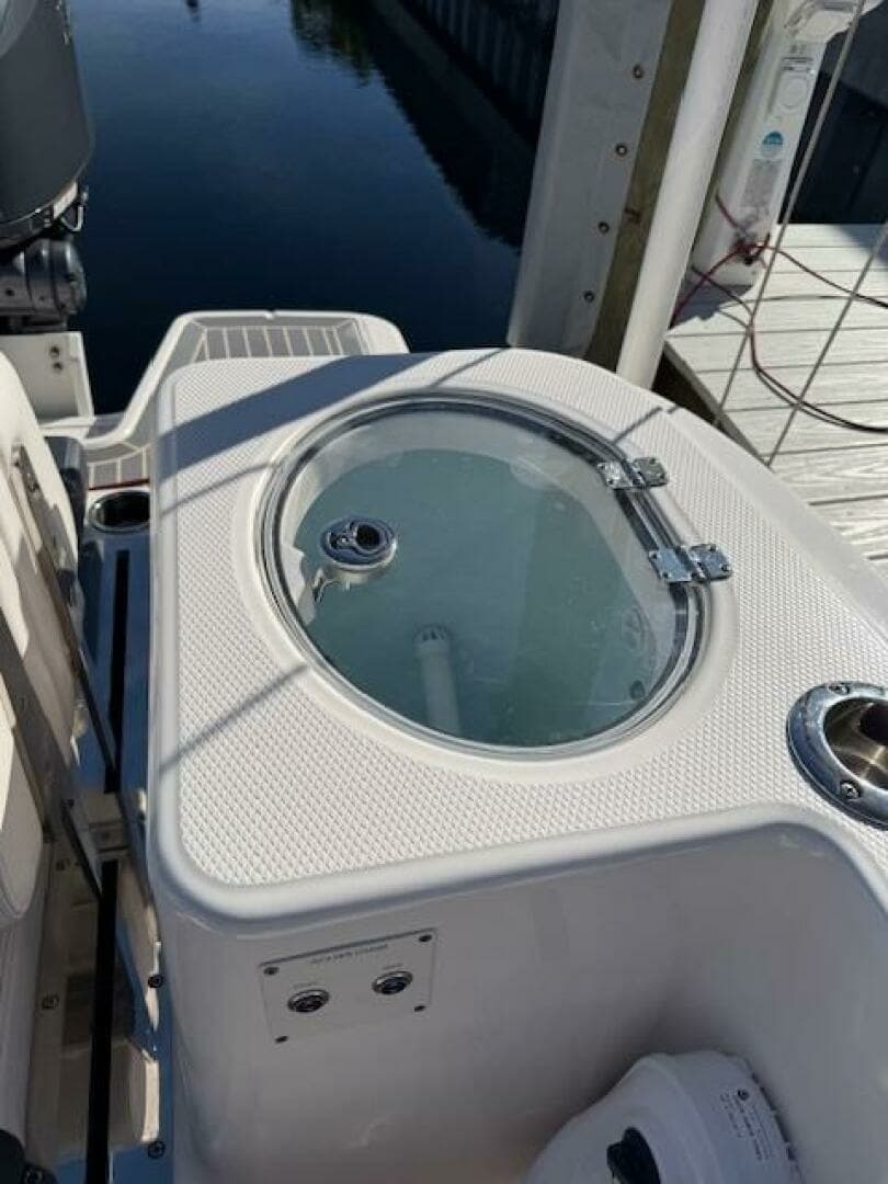 2021 Robalo R317