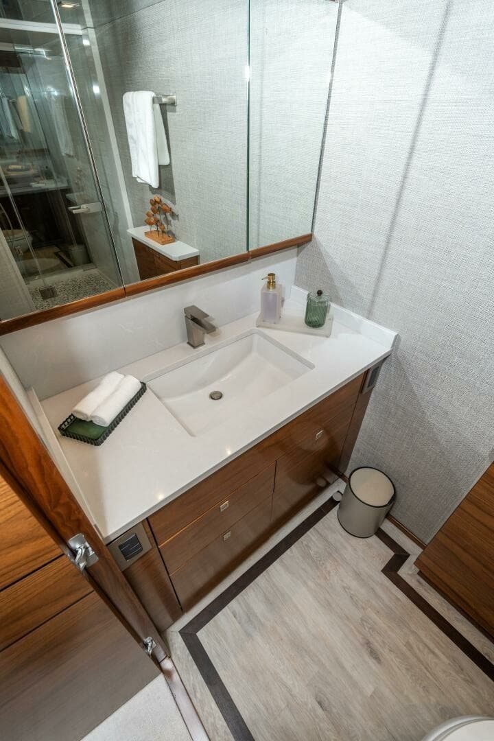 2025 Viking 90C "Zatara" 