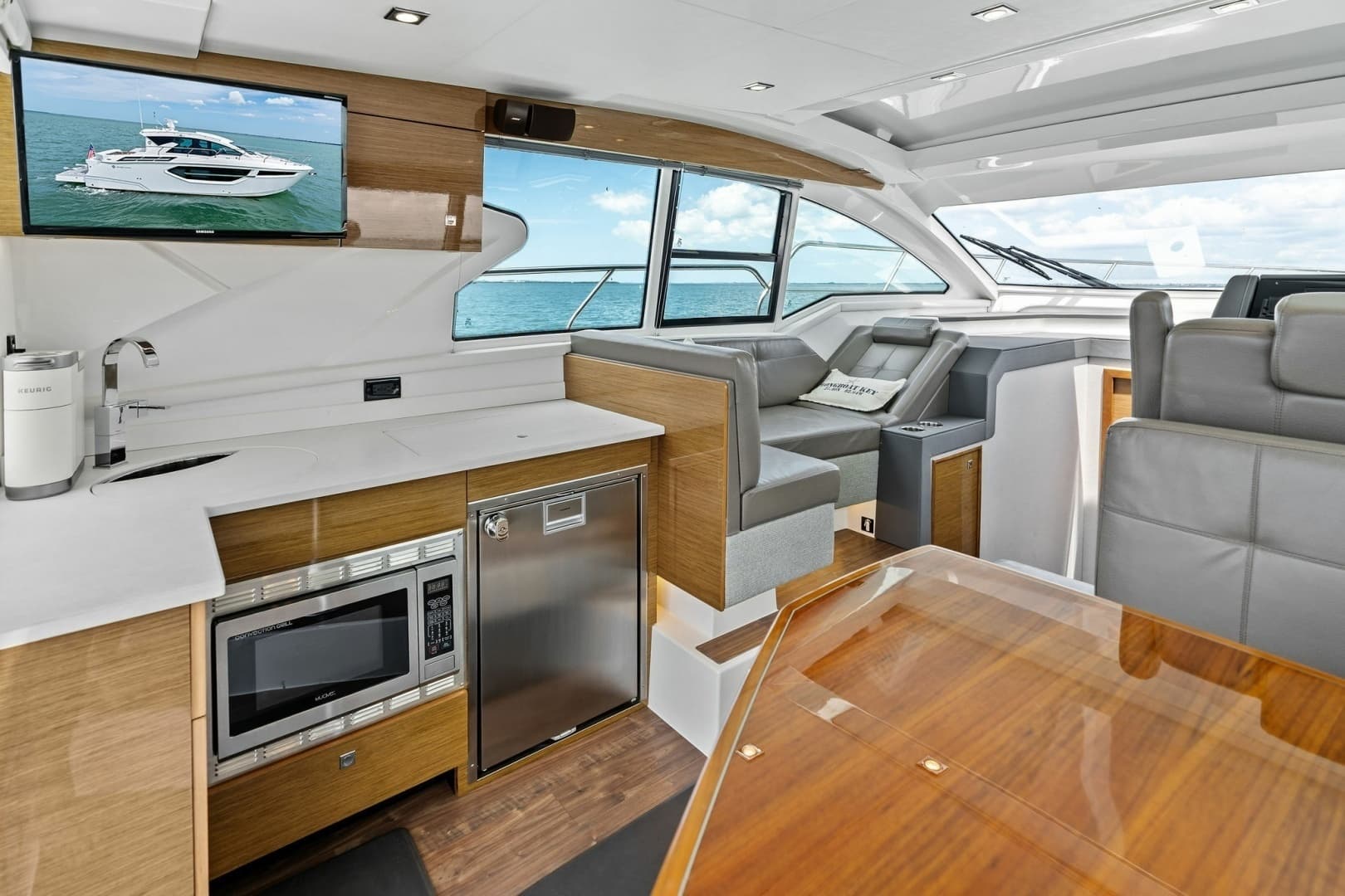 2019 Cruisers Yachts 42 Cantius 'Truly Ineffable'