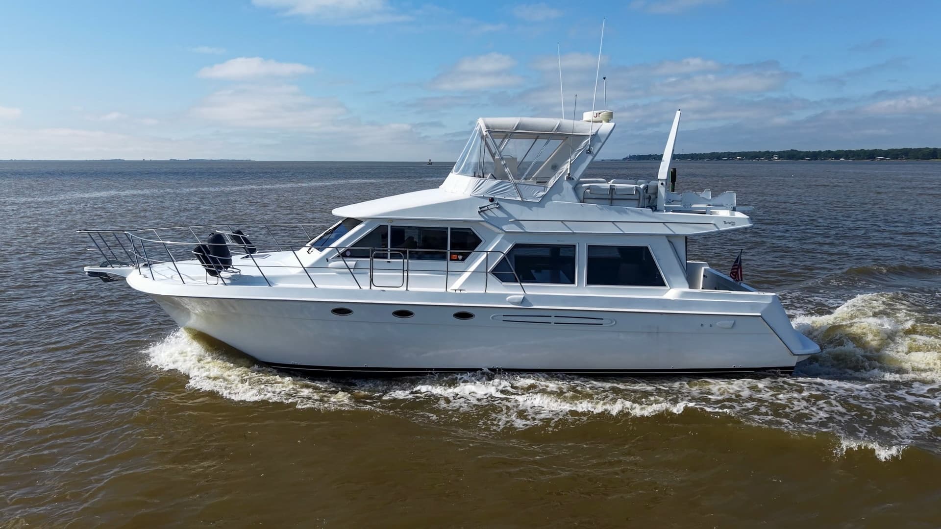 2001 48 Navigator 4800 Classic Maggie B Portside (3)