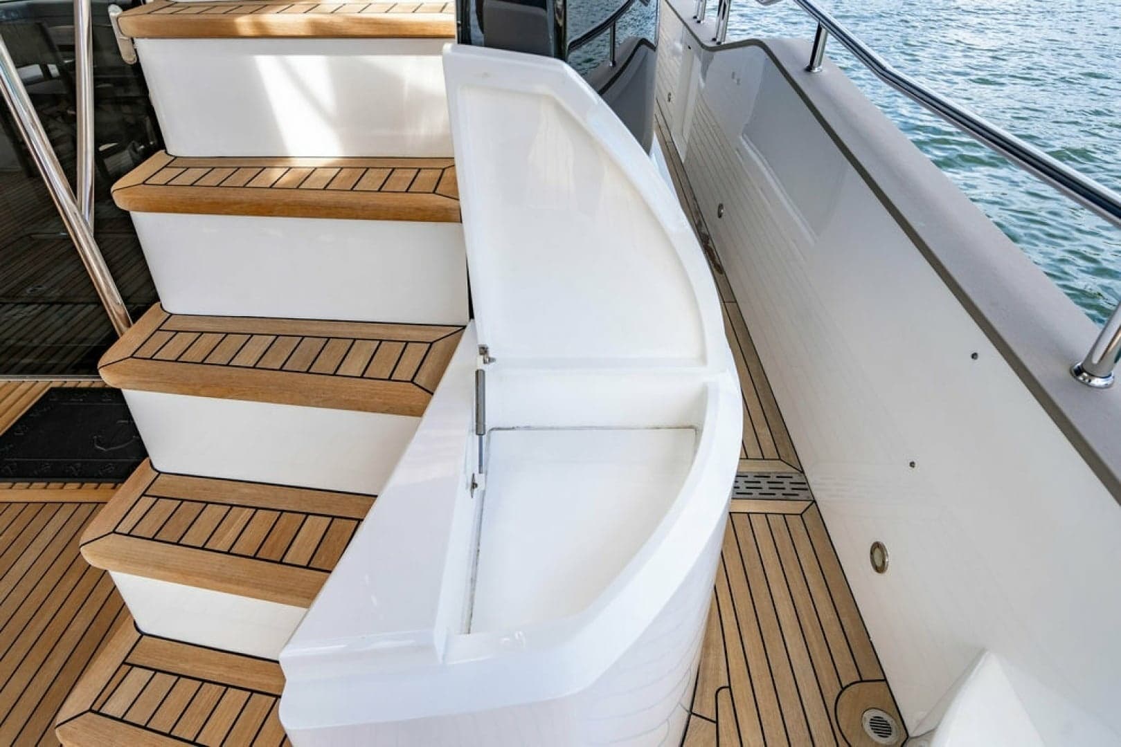 2019 Sunseeker 95 Motor Yacht