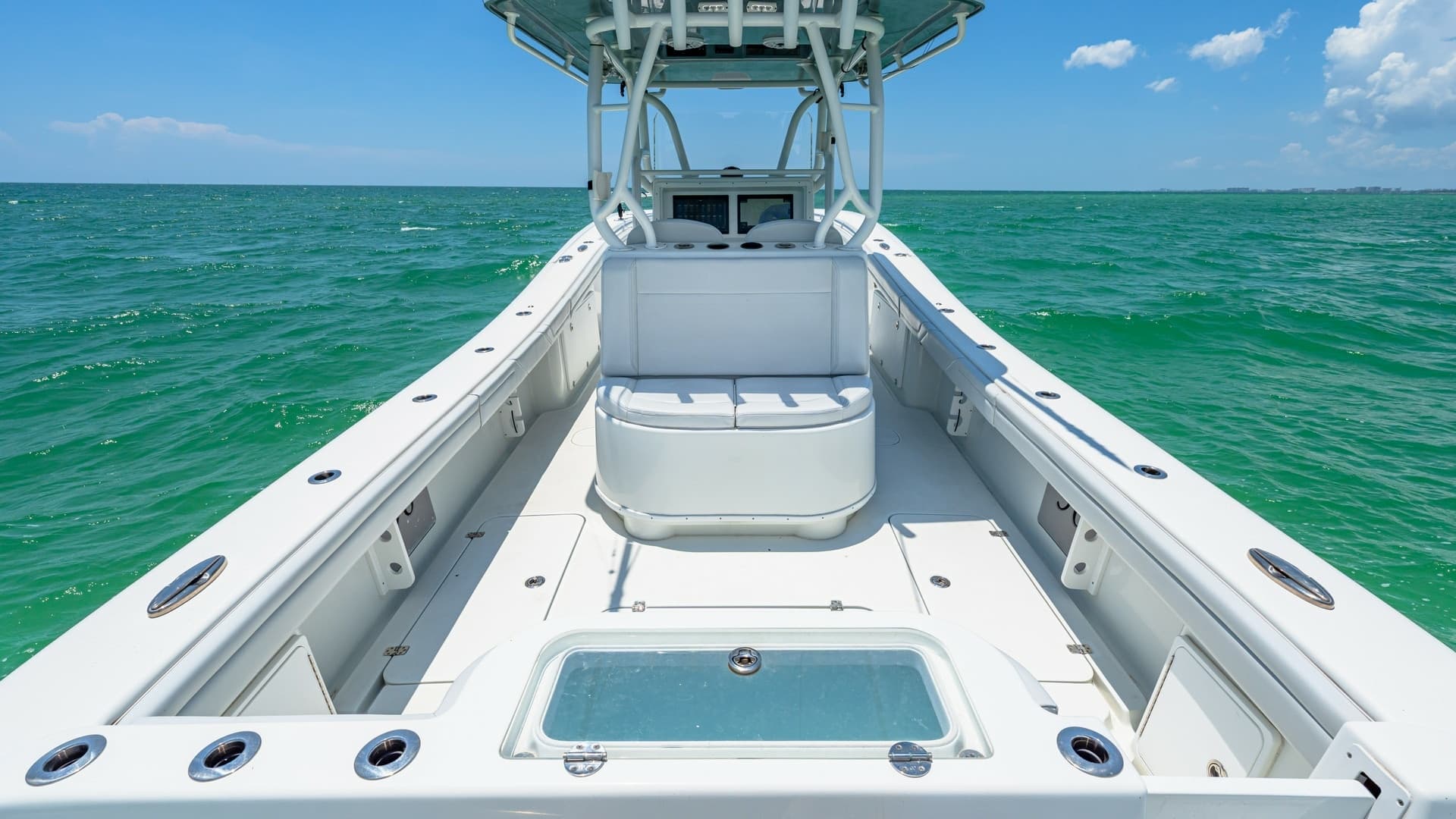 Spacious Center Console Cockpit