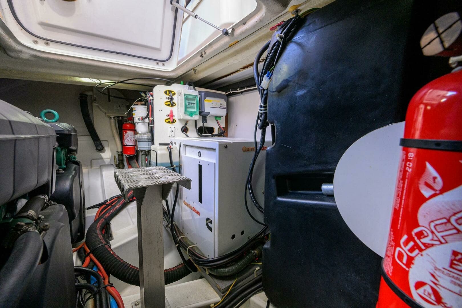 Beneteau 38 GT - Engine Room