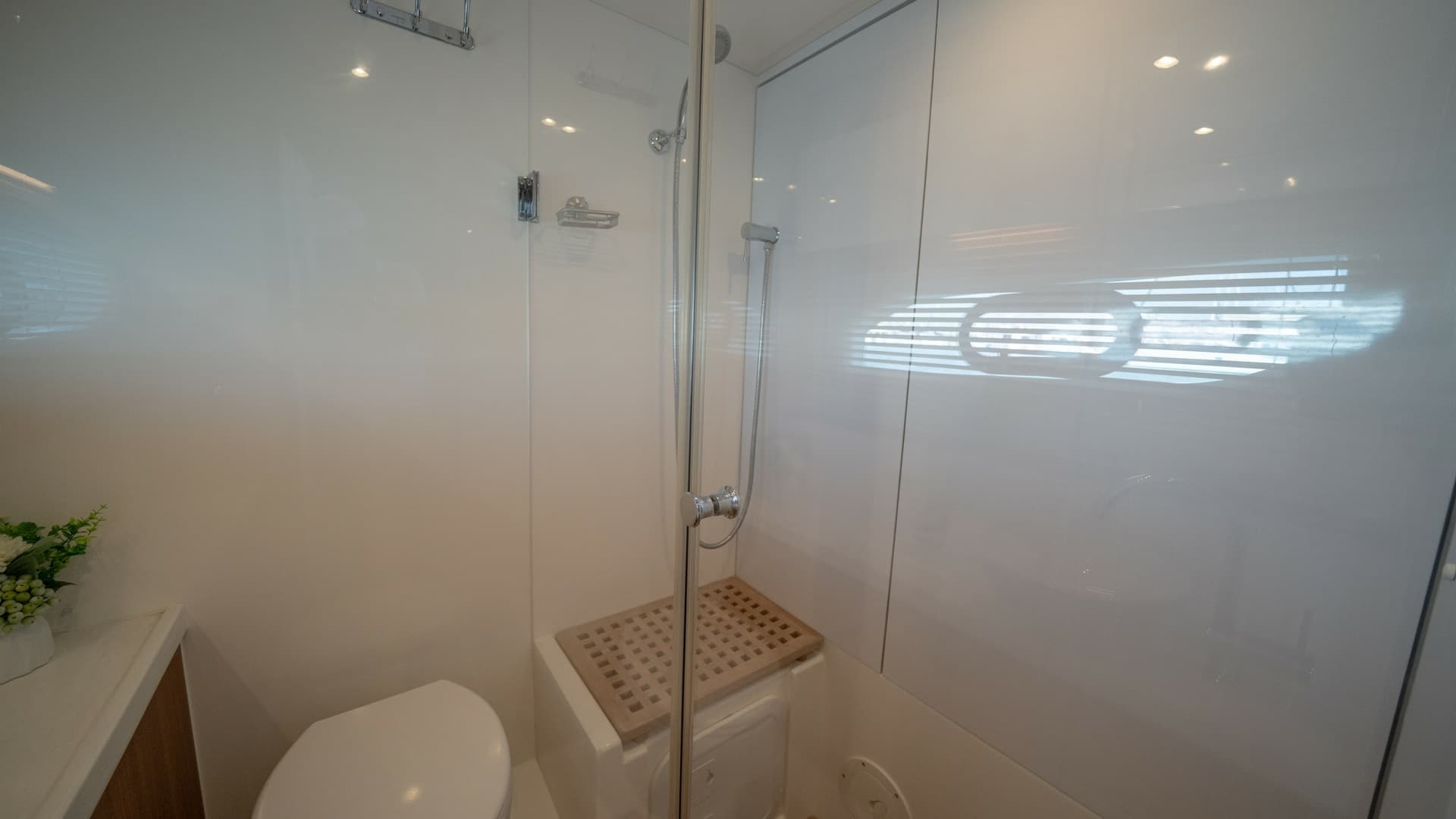 Modern Ensuite Bathroom